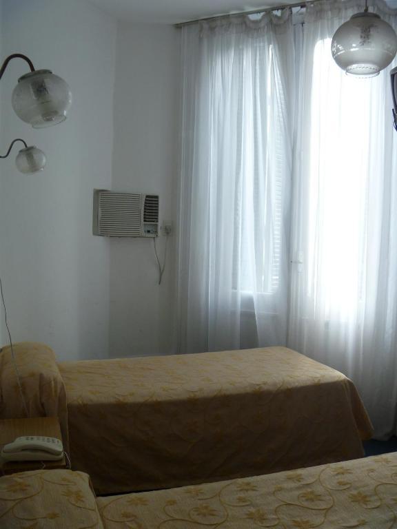 Hotel Turista Buenos Aires Zimmer foto