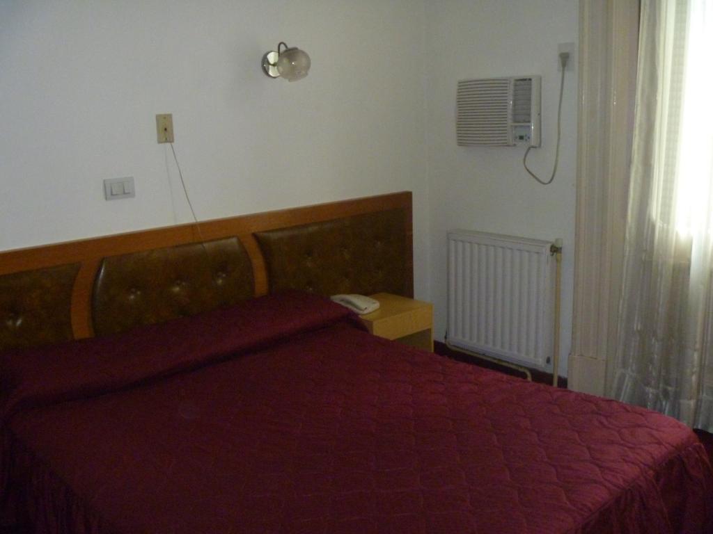 Hotel Turista Buenos Aires Zimmer foto