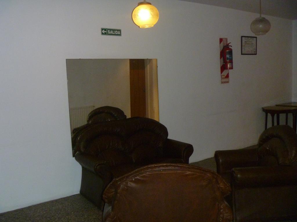 Hotel Turista Buenos Aires Exterior foto