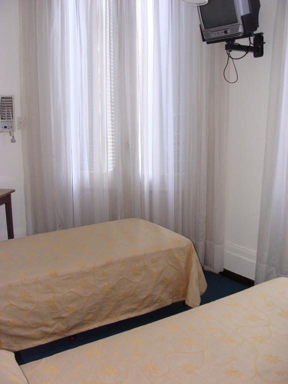 Hotel Turista Buenos Aires Exterior foto